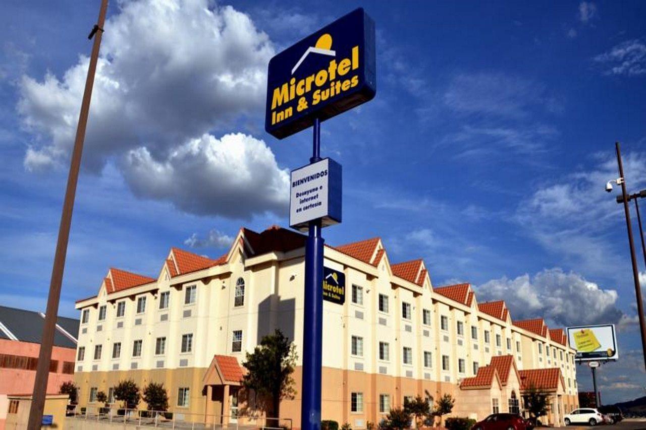 Microtel Inn & Suites By Wyndham Chihuahua Exterior foto